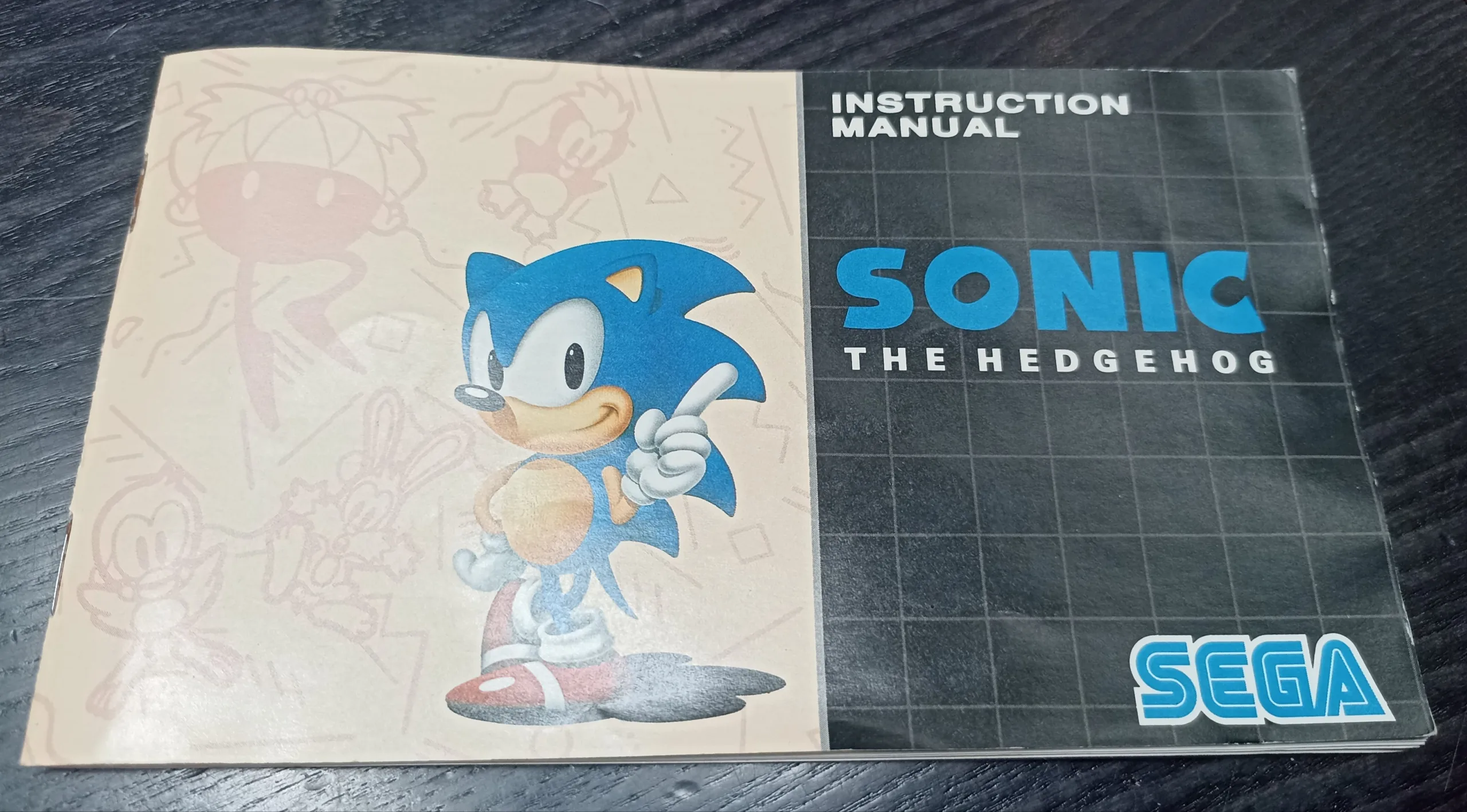 Sonic the Hedgehog instruction booklet front cover